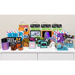 30+ Piece Halloween Decor Lot