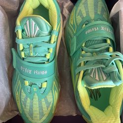 KYRIE Bastkeball Shoes 