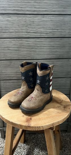 Boys boots 6C