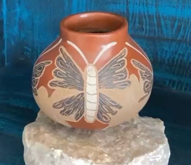 World Renowned Mata Ortiz Signed Clay Pottery Butterfly Motif