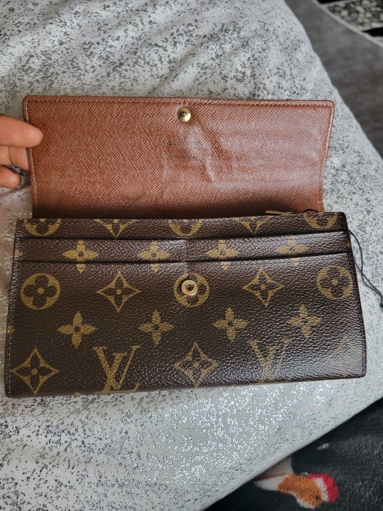 LOUIS VUITTON WALLET