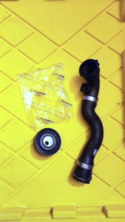 E46 330ci Upper Coolant Hose And Pully
