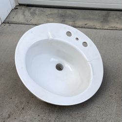 Vintage Farmhouse Sink - Excellent Conditon 