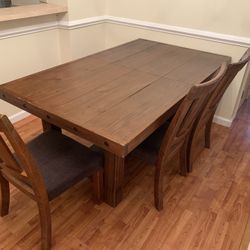 Kitchen Table With 4 Chairs And The Bench To Match