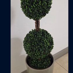 *** REDUCED *** Faux 2-Ball Boxwood Topiary in a 21" Light Green Resin Planter @ Lasting Creations