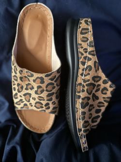 Sandals Leopard 🐆 Print Size 9- 9.5 