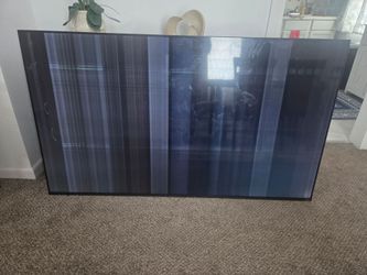 Large Flat Screen TV – Broken Screen