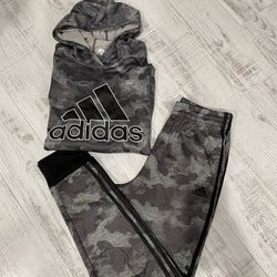 Adidas Tracksuit Like New Shape Size Xl Youth Pick Up At Timber Dr Garner 