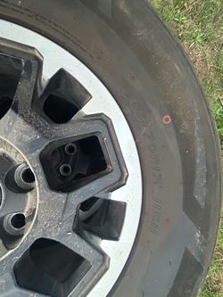 265/70R17 115H Tire on Alloy Wheel