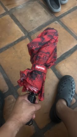 SUPREME UMBRELLA