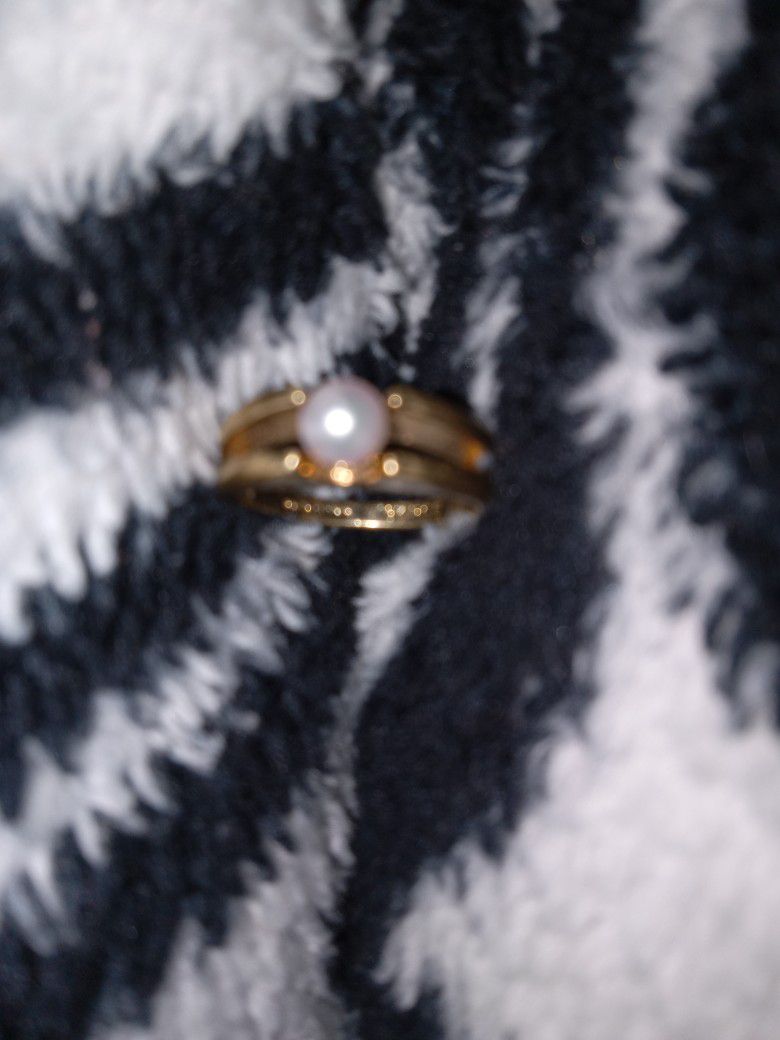 Vintage Avon Pearl Ring