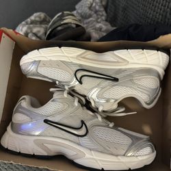 Nikes Brand New 