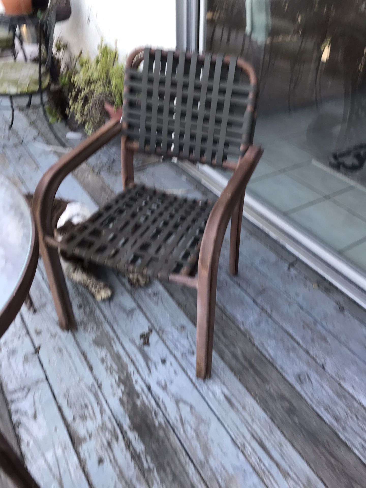 Patio Table & 4 stackable Chairs