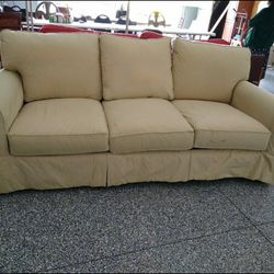 Couch/Sillón