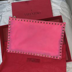 Valentino Garavani Pink Leather Rockstud Clutch