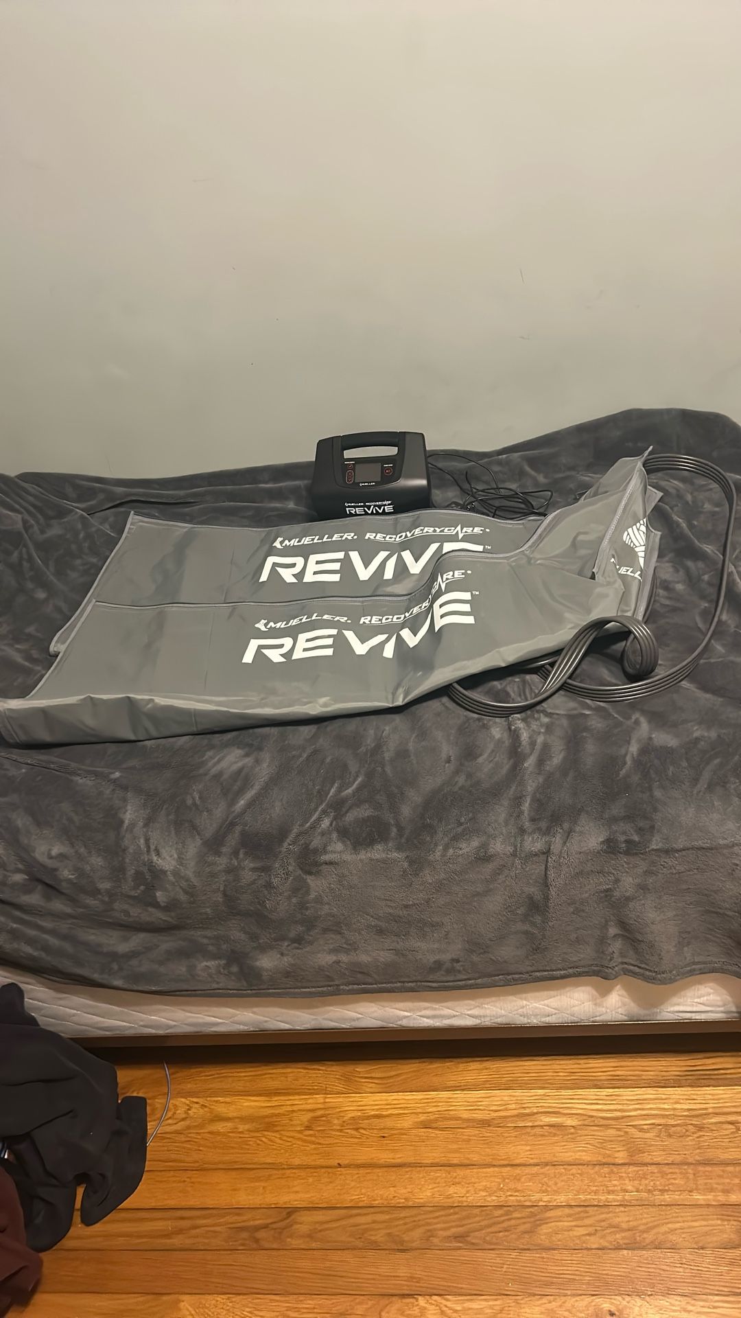 Mueller Revive Compression Recovery Boots