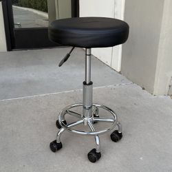 Rolling Stool Chair New