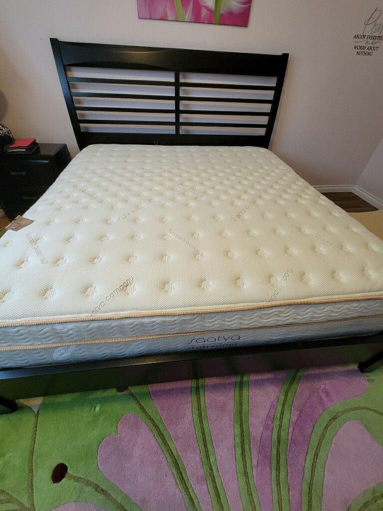 King Size Bed Frame (Just Frame, No Mattress No Undermattress)