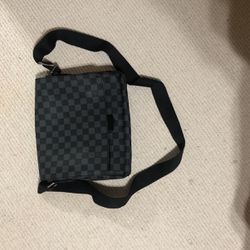 LV bag dont ask if i can ship 