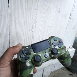PS4 Dual Shock Controller - Jungle camaflauge 