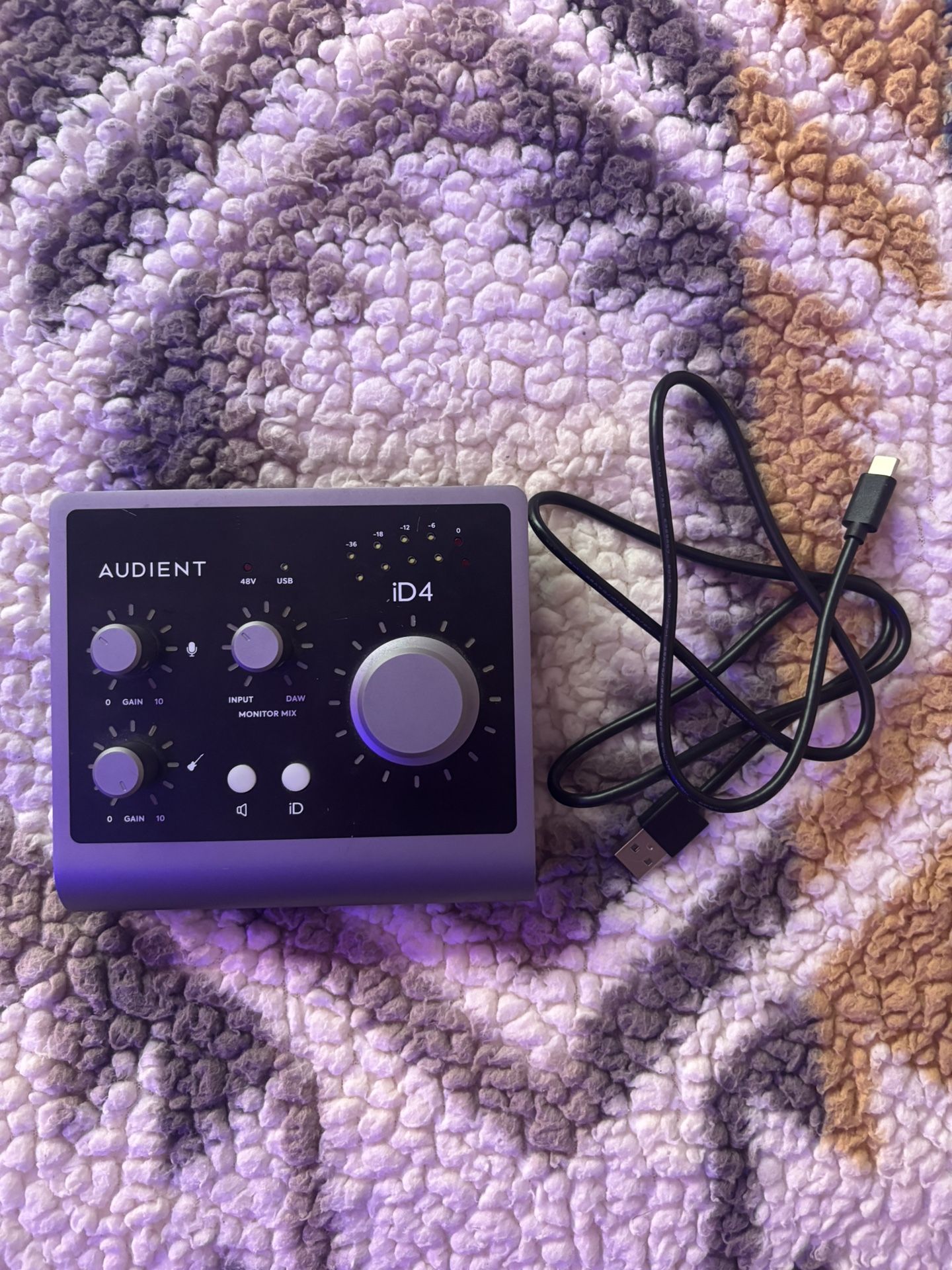 Audient iD4 48V Silver/Black Audio Interface USB-C