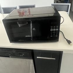 MICROWAVE NEED GONE ASAP