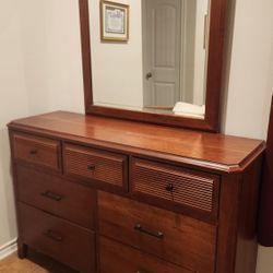 Vaughan Bassett Bedroom Set
