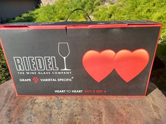 RIEDEL PINOT NOIR 4 GLASS SET