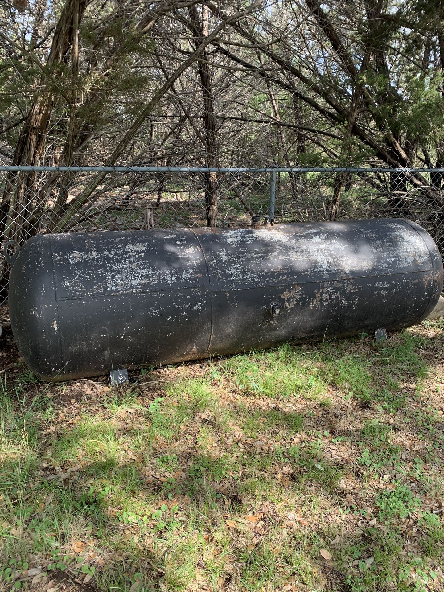 1,000 Gallon Propane Tank