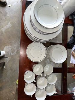 50 piece Genuine Porcelain China set