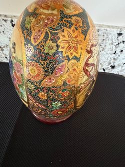 Beautiful Scene Satsuma Porcelain Decorative Egg