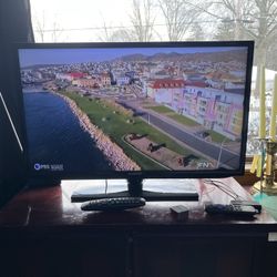 32 Inch Samsung TV With Roku & Remotes