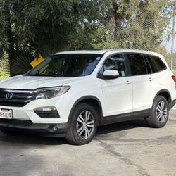 2016 Honda Pilot EX-L with Navi 7 Passenger