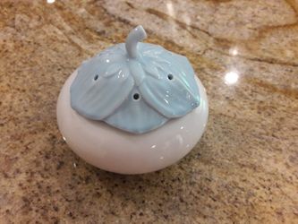 Small Potpourri Dish