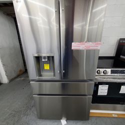 Stove Fridge Microwave Dishwasher  New ..brand New All 4 Pices Warranty $4500  1 Year Manucfature Warranty 