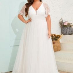 Plus Size Lace V Neck A Line Short Sleeve Wedding Dress  - Size 22