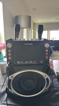Karaoke USA DVD/MP3G/CDG Bluetooth Karaoke Machine