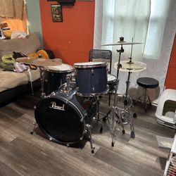 Pearl Drums Excellent Condition. I Just Don’t Have Space For Them Anymore. Comes With Everything You See.