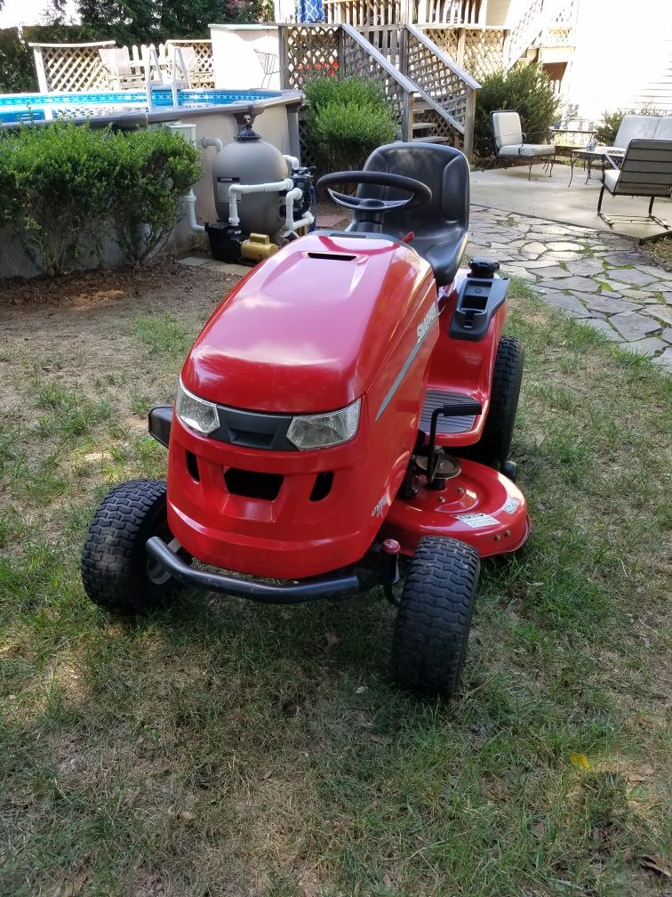 Snapper lawn tractor