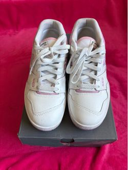 Pink New Balance 550