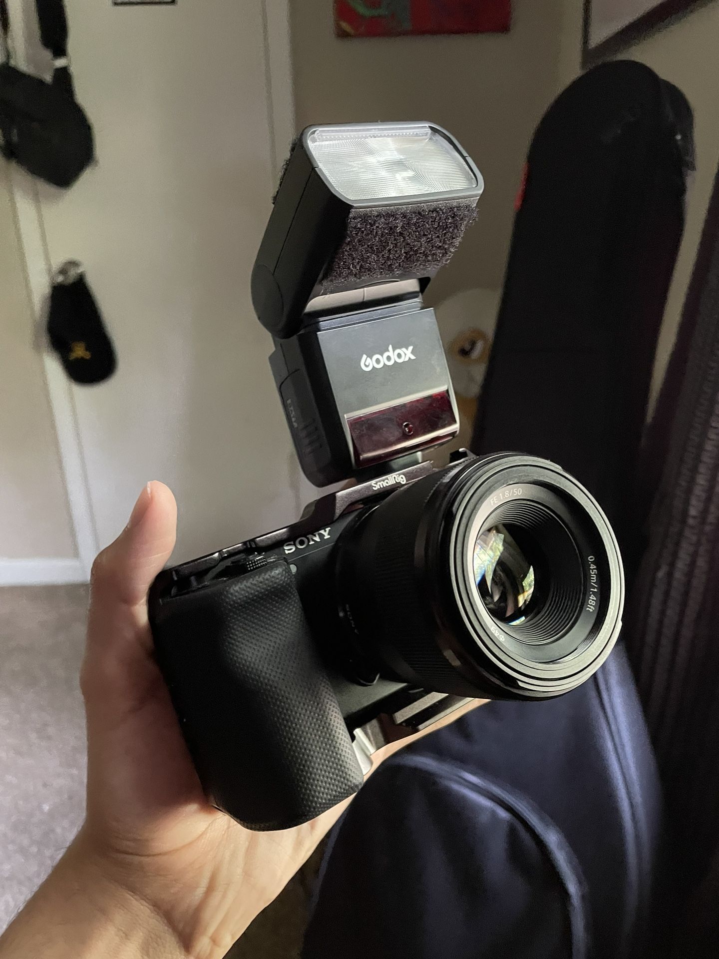 sony zv-e10 camera with sony 50mm FE 1.8 lens with cage and accessories