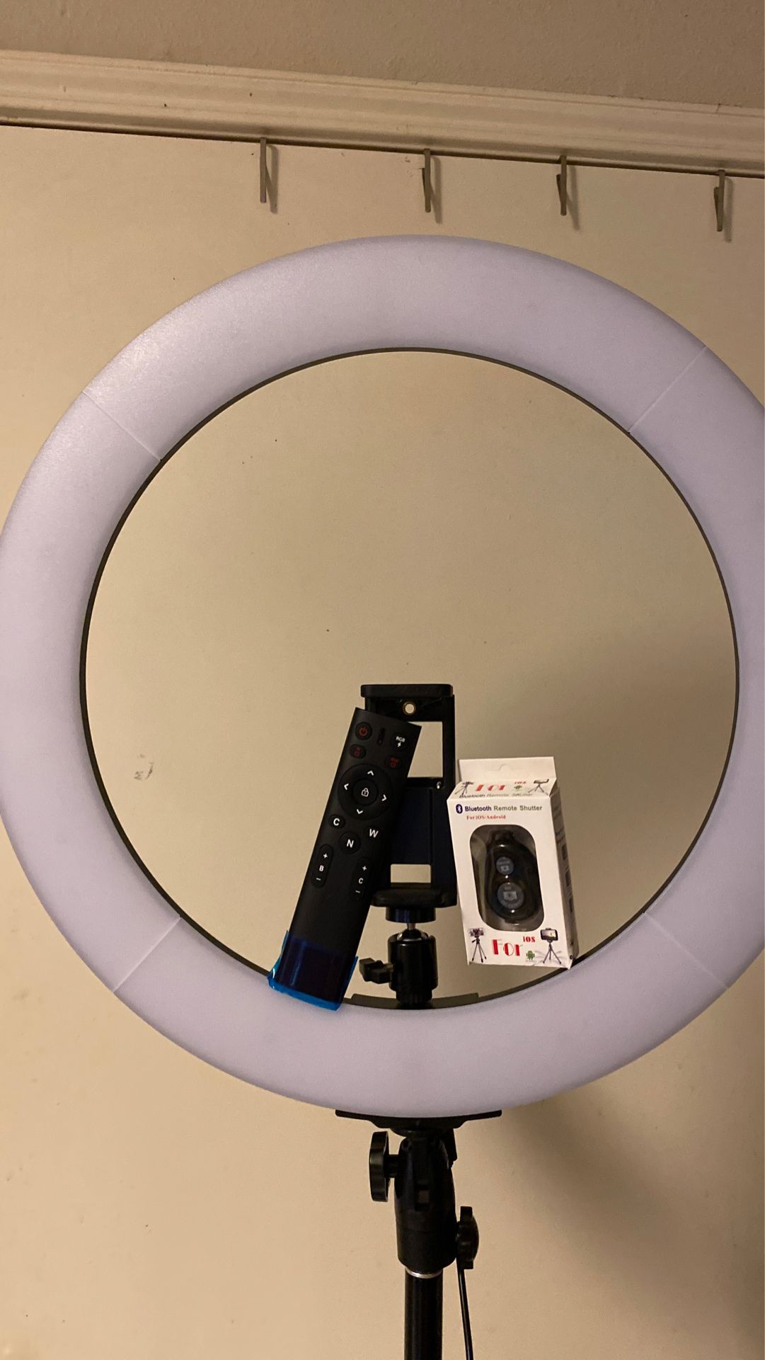 Brand new🔥18” LED RING LIGHT WITH MULTI COLOR switching light