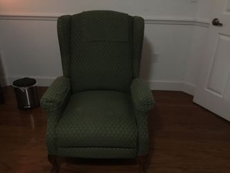Wing back recliner