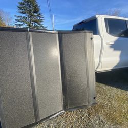 Hard Folding Tonneau Cover – Standard Truck Bed