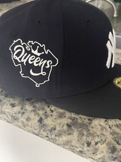 NYY New Era 59/50 Fitted Cap. QUEENS EMBROIDERY . Glows In The Dark 7and 3/4 Size