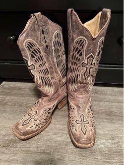 CORWOMEN'S SEQUIN WING & CROSS INLAY WESTERN BOOTS - SQUARE TOE
