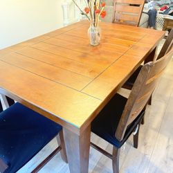 Solid wood dining table + 4 Chairs + Bench