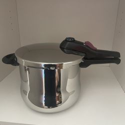 Olla Exprés Se Usó Una Vez Nomás 30.Dolares 