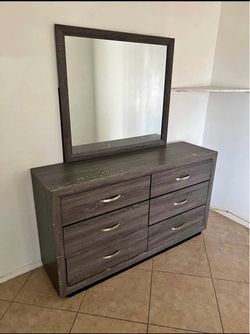 6-Drawer Dresser with Mirror