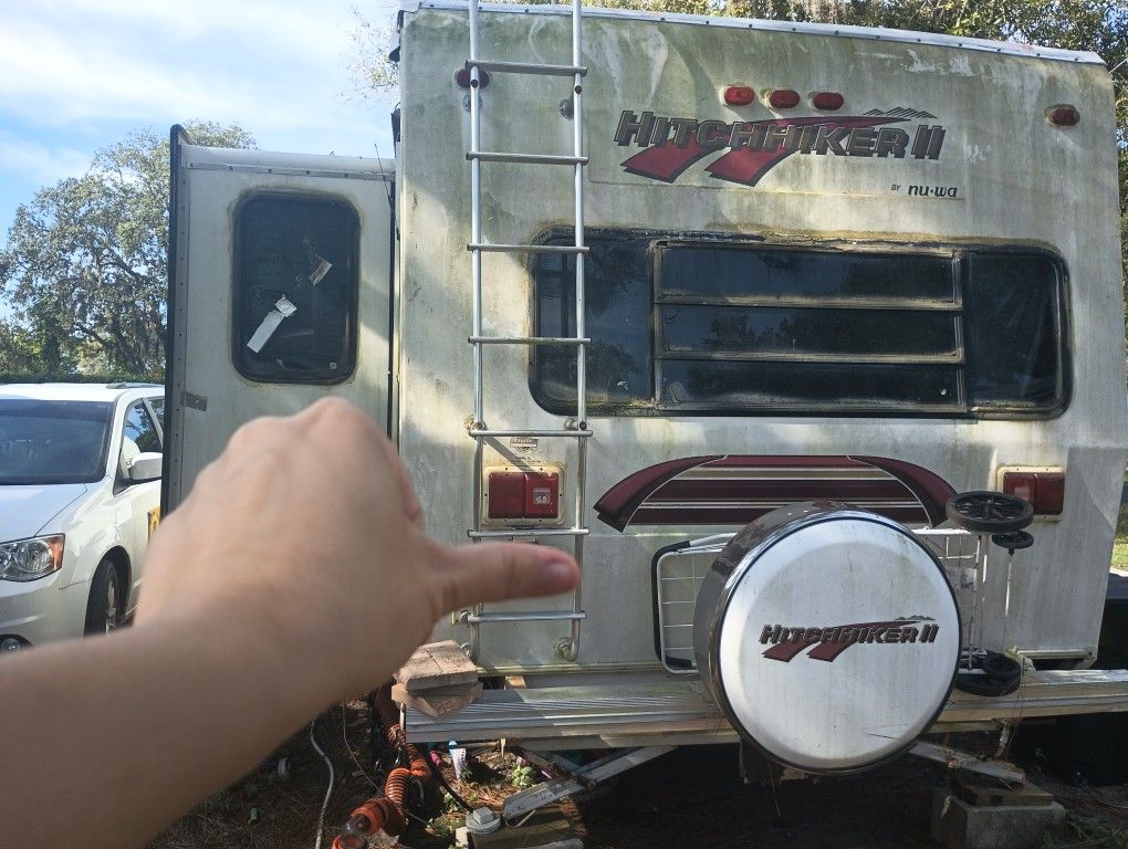 1996 Nu wa Hitchhiker 2
